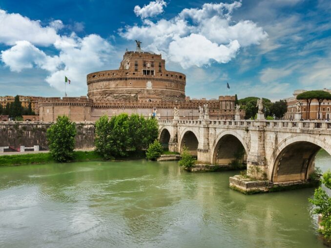 Castel Sant'Angelo is one of the main attractions of Rome