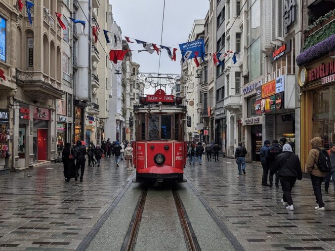 В феврале в Стамбуле нужно одеваться тепло