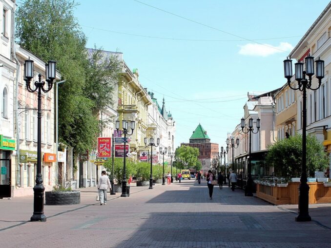 Улица Большая Покровская в Нижнем Новгороде, фото @tortic84/Pixabay Пешеходная Большая Покровская улица - первое, что нужно посмотреть в Нижнем Новгороде
