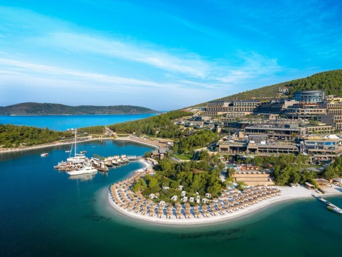 В сентябре в Бодруме еще можно купаться в море