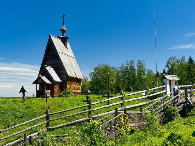 Церковь Воскресения Христова в Плёсе