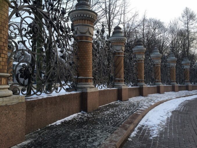 В декабре в Санкт-Петербург стоит ехать на экскурсии