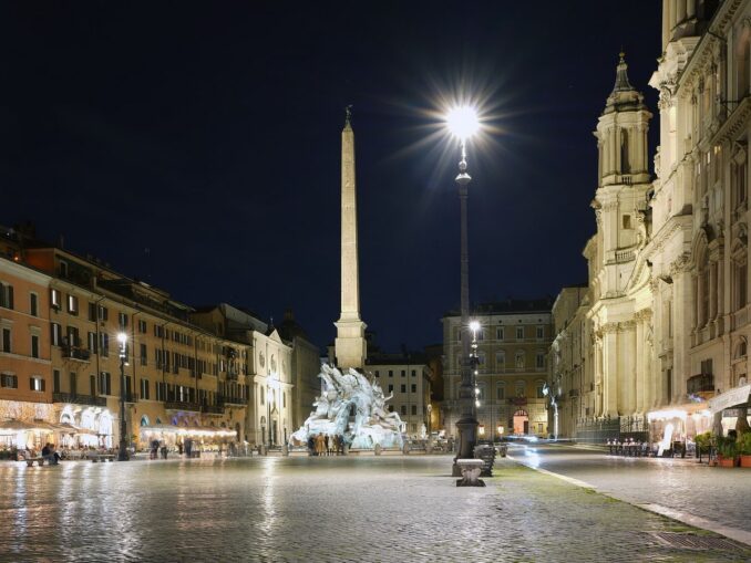 The air temperature in Rome in February rises to 15-17 degrees Celsius