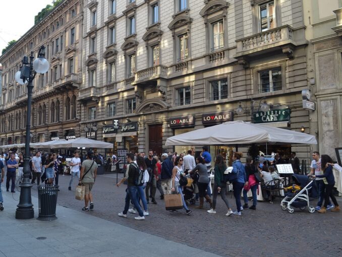 Via Dante is a shopping street in the center of Milan