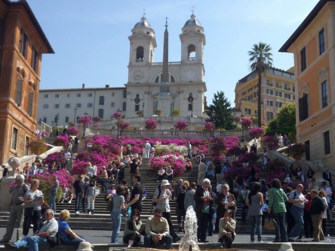 In April, it's worth going to Rome to celebrate Easter and celebrate the city's birthday.