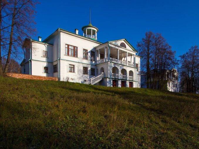 Усадьба Некрасова в Карабихе в Ярославской области