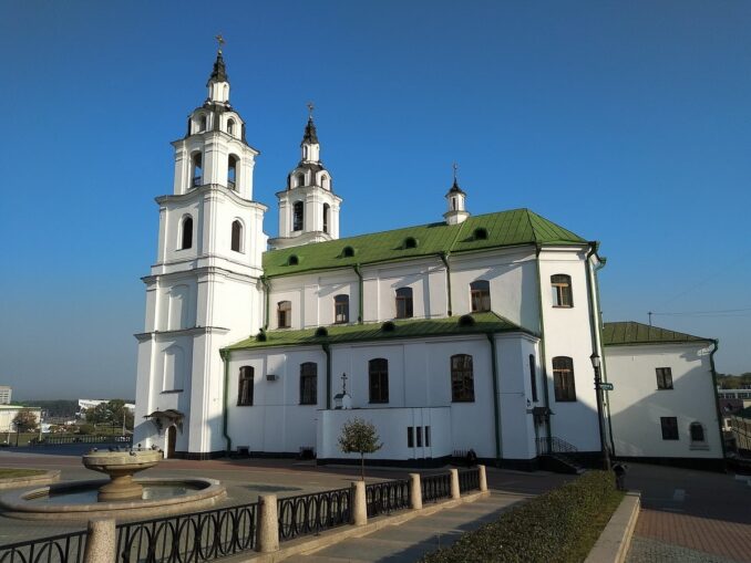 В Минске в октябре можно посмотреть на Свято-Духов собор