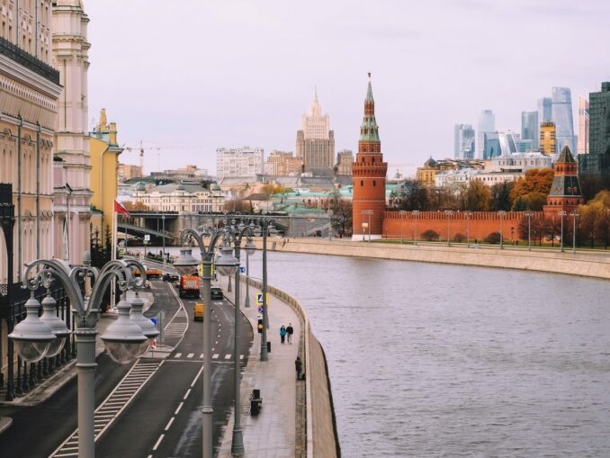 Уже в начале ноября в Москве нужно одеваться теплее