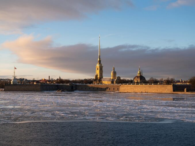 В марте в Санкт-Петербурге в России еще может увидеть лед